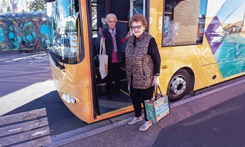 Te Ao Mārama mobile library bus serving the community.